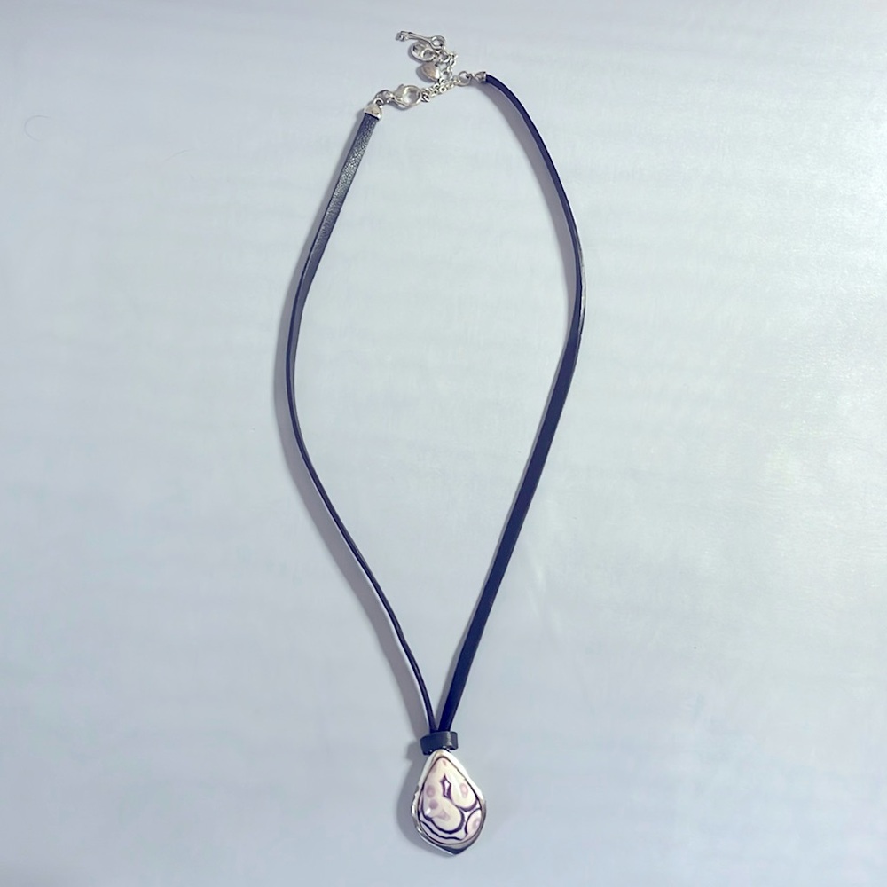Vintage Fossil Leather Choker Necklace With Silver Charm Cream/Purple Pendant